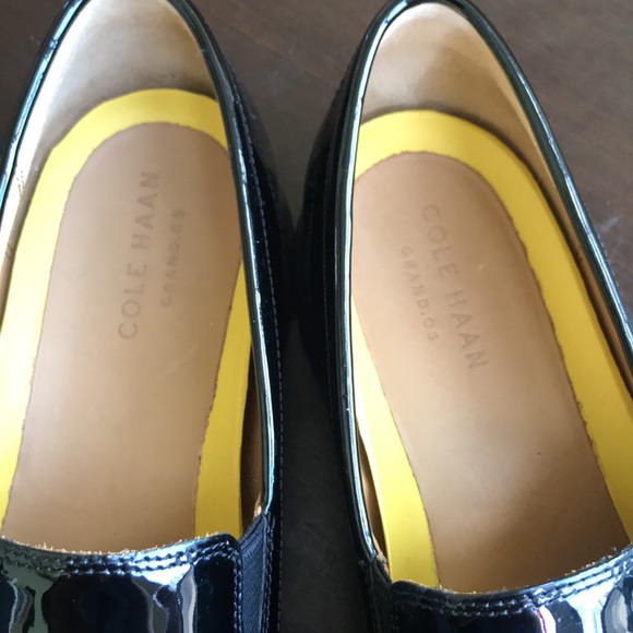 COLE HAAN PATENT LEATHER SLIP ON LOAFERS MENS 12M - Picture 2 of 4